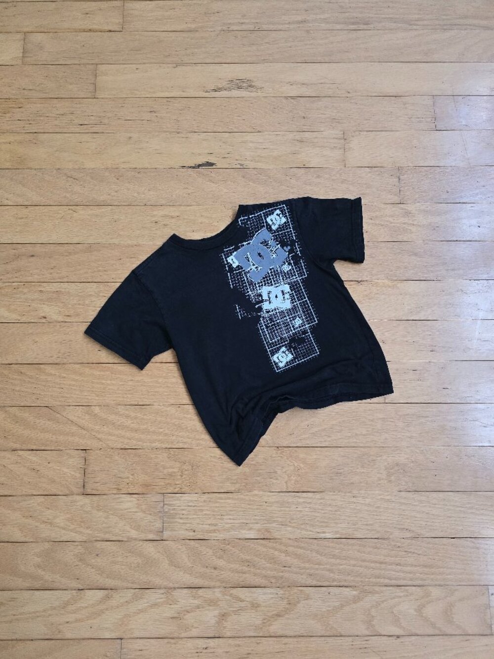 Vintage Y2K | DC Shoes Black Grunge Skateboarding Baby T-Shirt | WMS XS